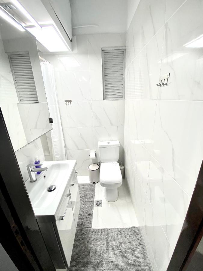 Classic 2 Bedroom Apartment Next To Metro - Marousi เอเธนส์ ภายนอก รูปภาพ