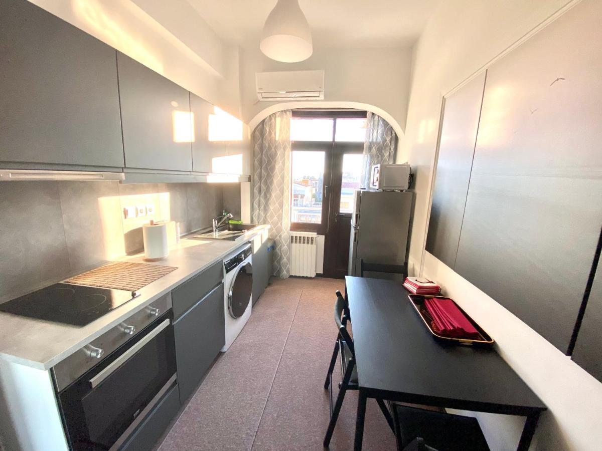 Classic 2 Bedroom Apartment Next To Metro - Marousi เอเธนส์ ภายนอก รูปภาพ