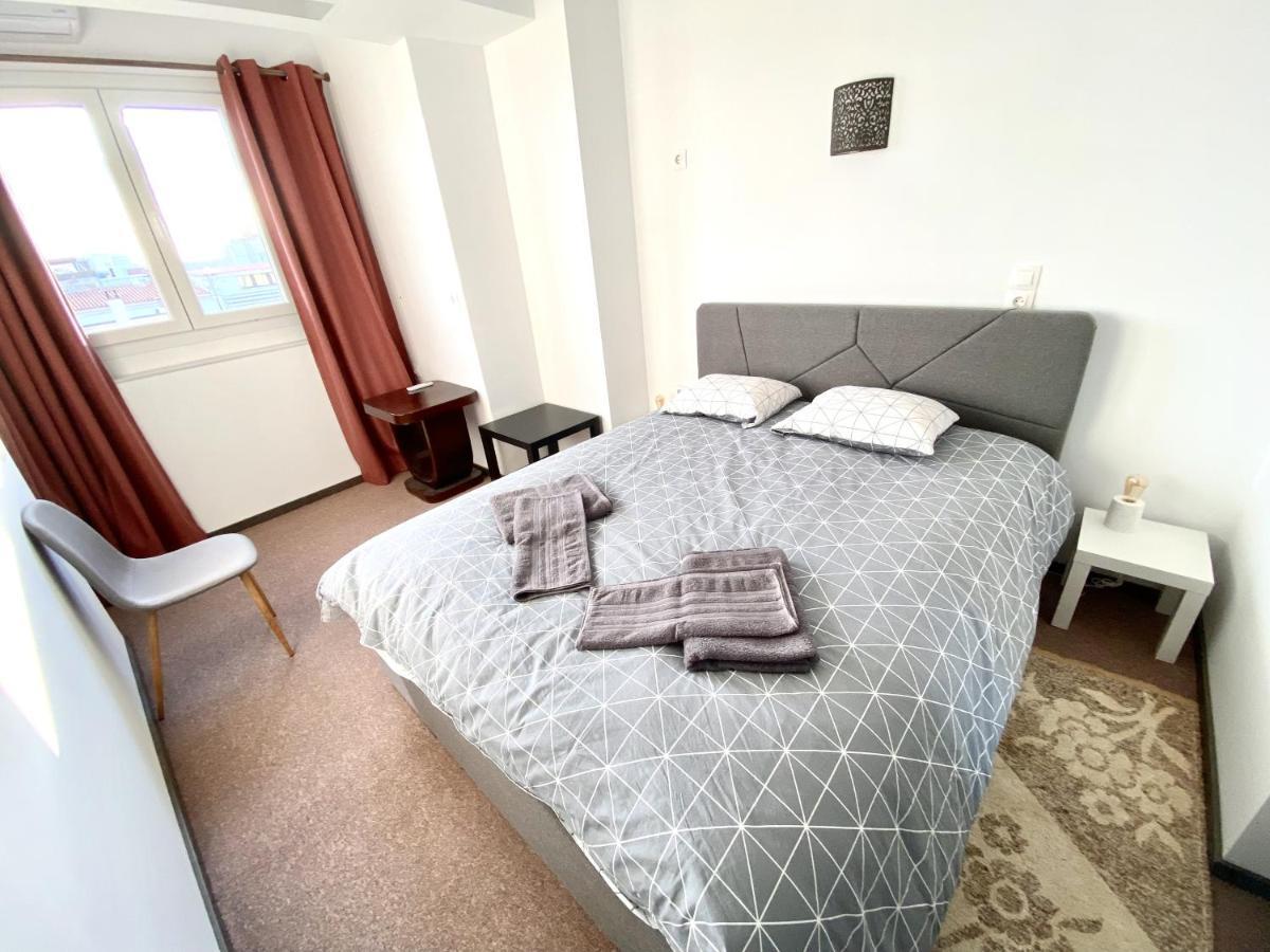 Classic 2 Bedroom Apartment Next To Metro - Marousi เอเธนส์ ภายนอก รูปภาพ